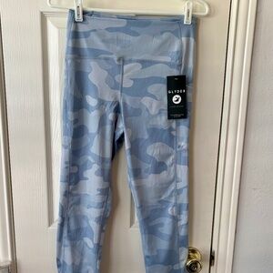 NWT Blue Camo Glyder leggings M